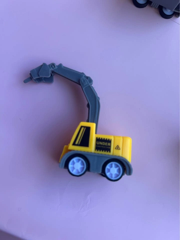 Construction truck toy – Small engineering vehicle - photo 2