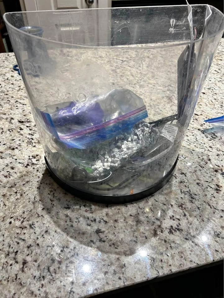 3 Gallon Half Moon Fish Tank
