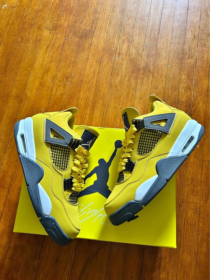 Jordan 4 lightning