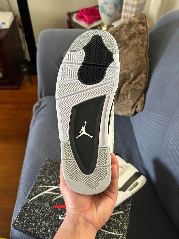 Jordan 4 military black - photo 3