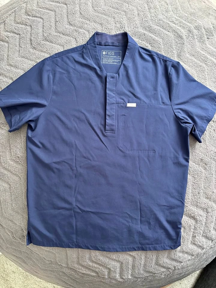 FIGS Navy Scrub Top M