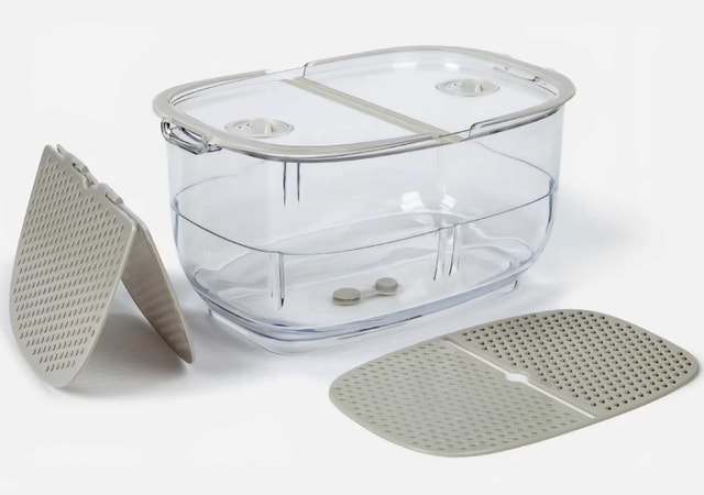Transparent Plastic Fresh Keeper Storage Box (Good Condition) - photo 2