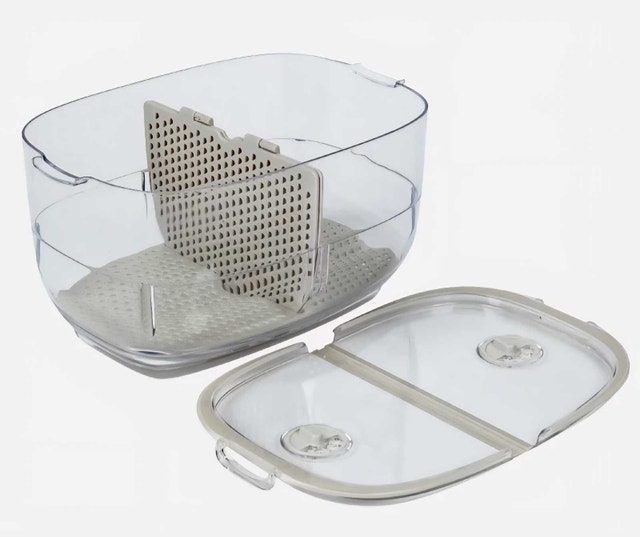 Transparent Plastic Fresh Keeper Storage Box (Good Condition) - photo 3
