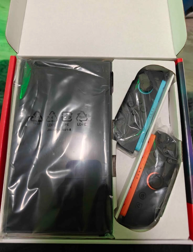 Nintendo Switch 2 bundle - 10/10 condition $600 FIRM - photo 3