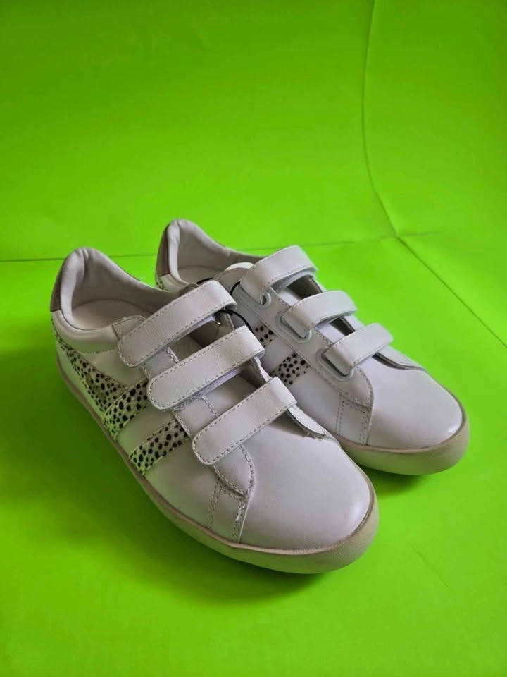 *** BRAND NEW GODA SNEAKER Size 6 *** - photo 2