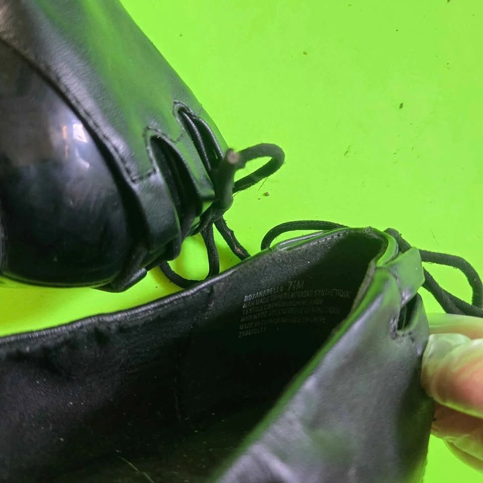 Brand new black flat in size 7.5 - photo 2