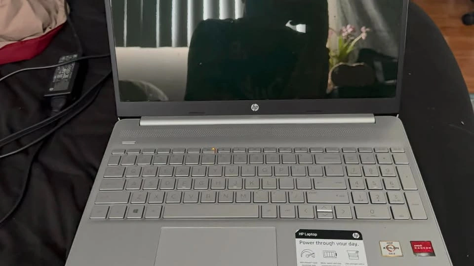 15 Inch HP laptop - photo 2