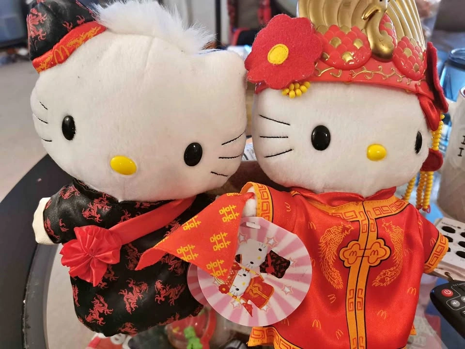 Hello Kitty Malay Wedding Couple Plush Doll Toy 1999 Vintage