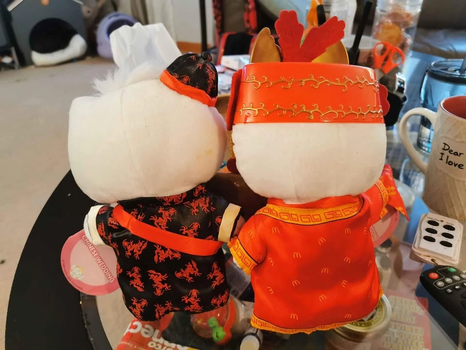 Hello Kitty Malay Wedding Couple Plush Doll Toy 1999 Vintage - photo 2
