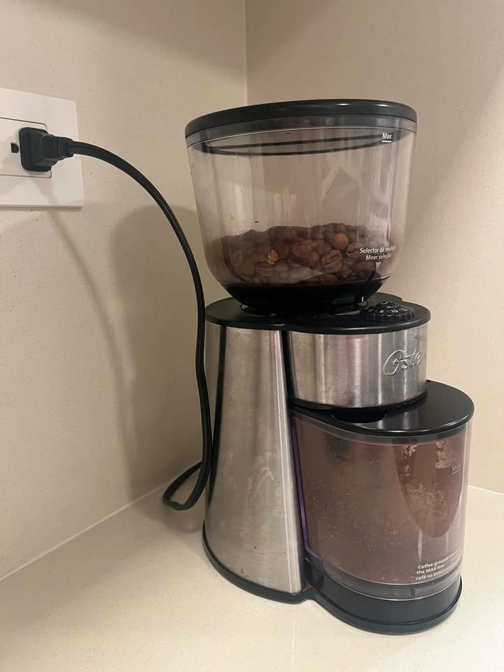 Oster Coffee Grinder – Excellent Condition - photo 2