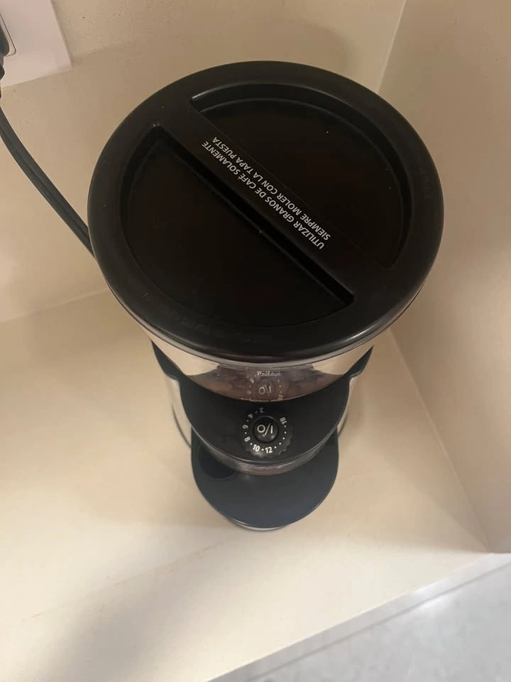 Oster Coffee Grinder – Excellent Condition - photo 4