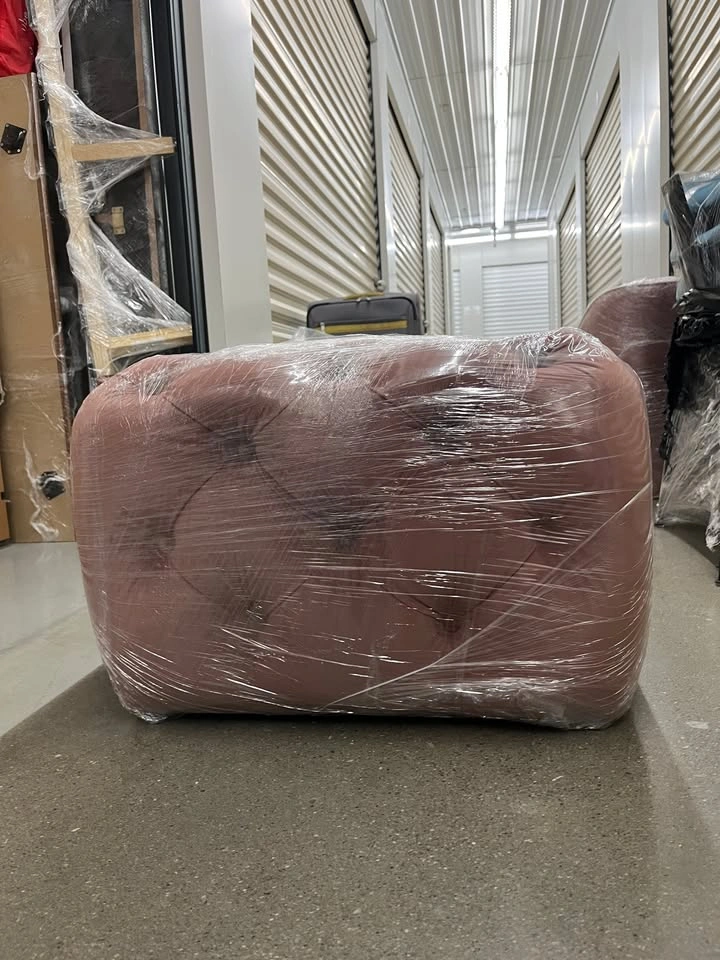 Pink Accent Ottoman – Modern Velvet Ottoman – Excellent Conditio
