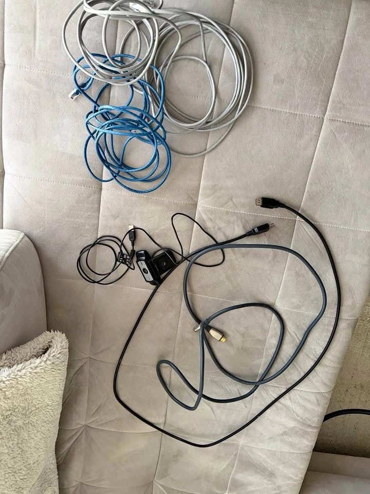 Moving sale - computer accessories