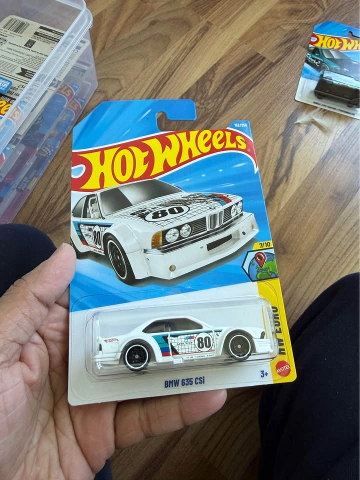 Hot Wheels Euro Car Lot - Porsche, Pagani, BMW, Bentley - photo 3