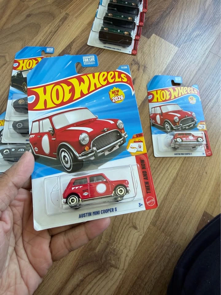Hot Wheels Euro Car Lot - Porsche, Pagani, BMW, Bentley - photo 5