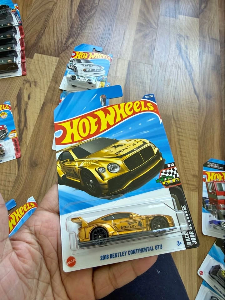 Hot Wheels 2018 Bentley Continental GT3