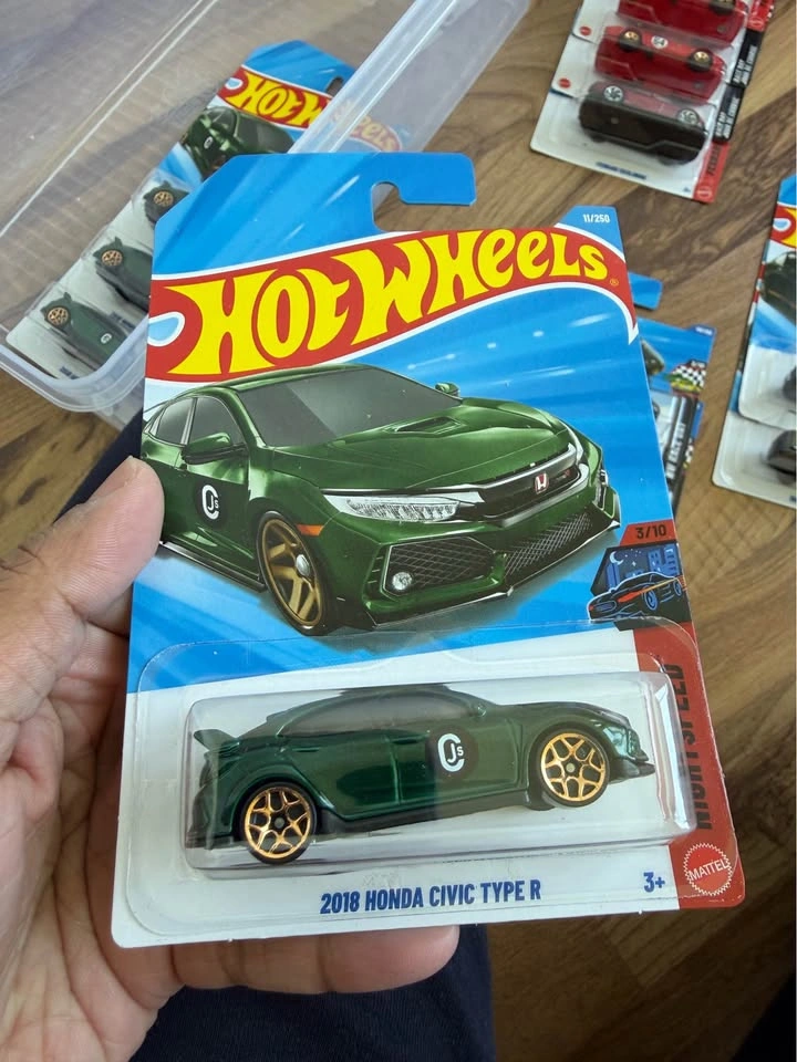 Hot Wheels Honda Civic Custom & 2018 Civic Type R - photo 2