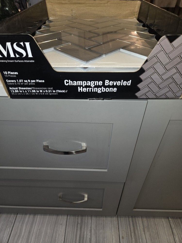 Champagne Beveled Herringbone Tile - photo 2