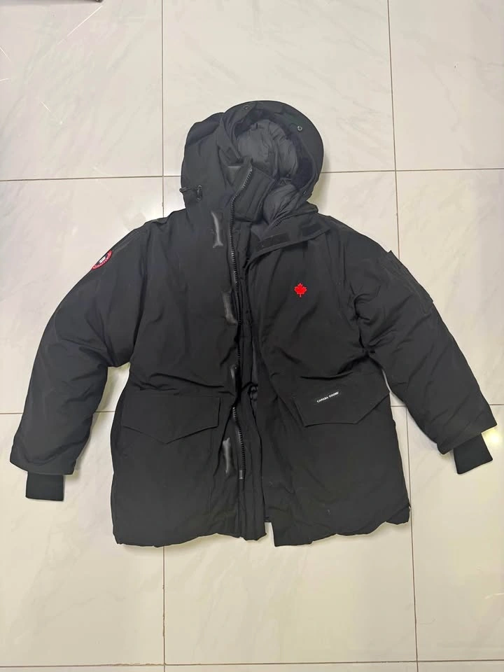 Canada Goose Jacket - Men Large
