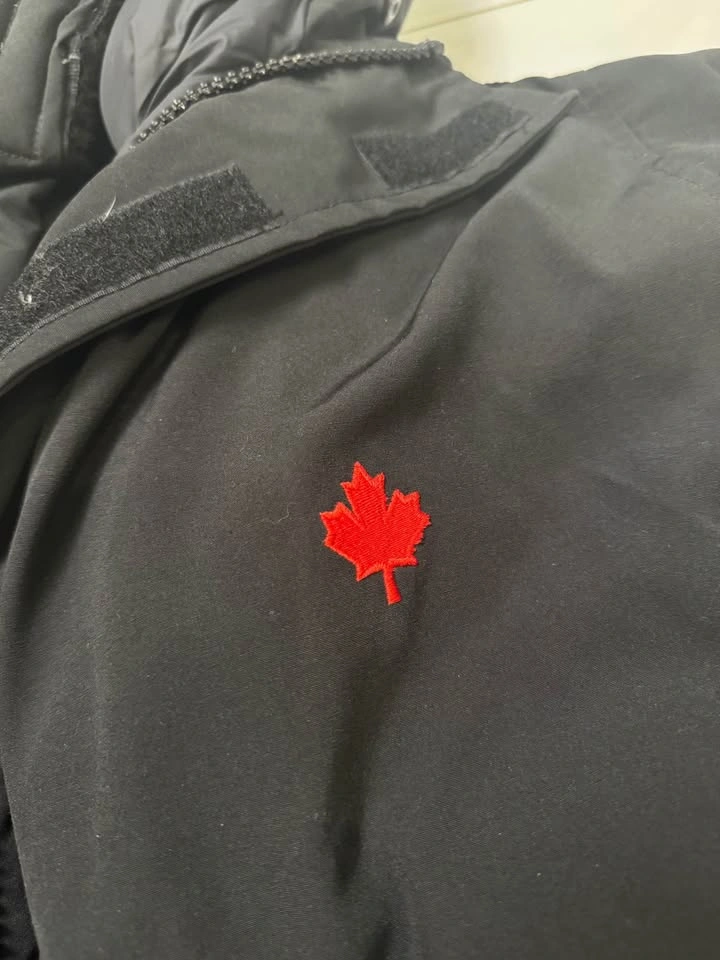 Canada Goose Jacket - Men Large - photo 2