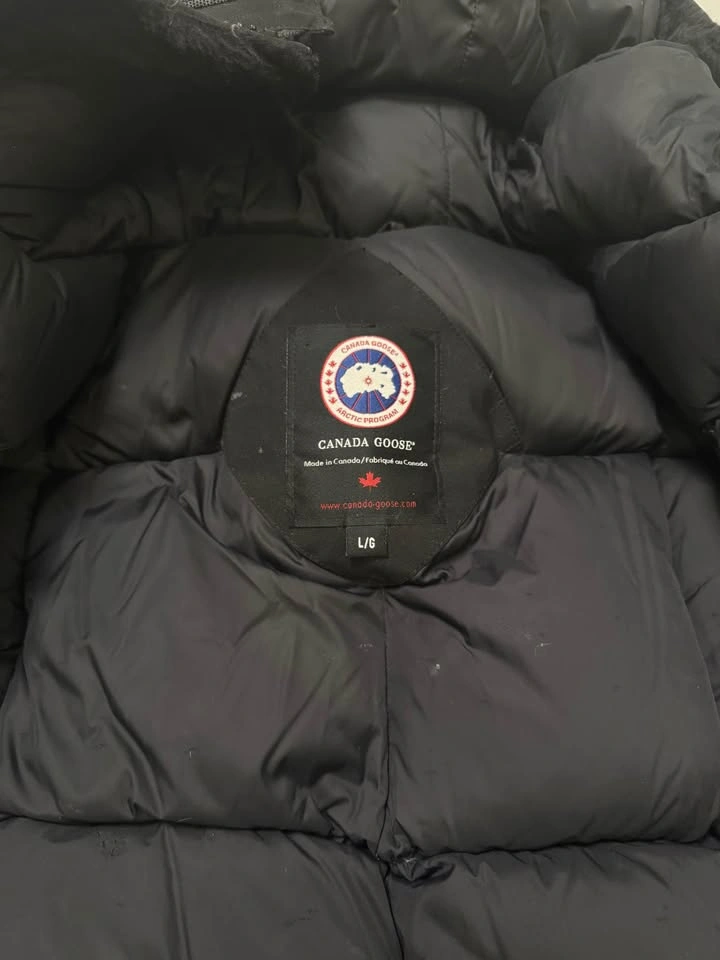 Canada Goose Jacket - Men Large - photo 4