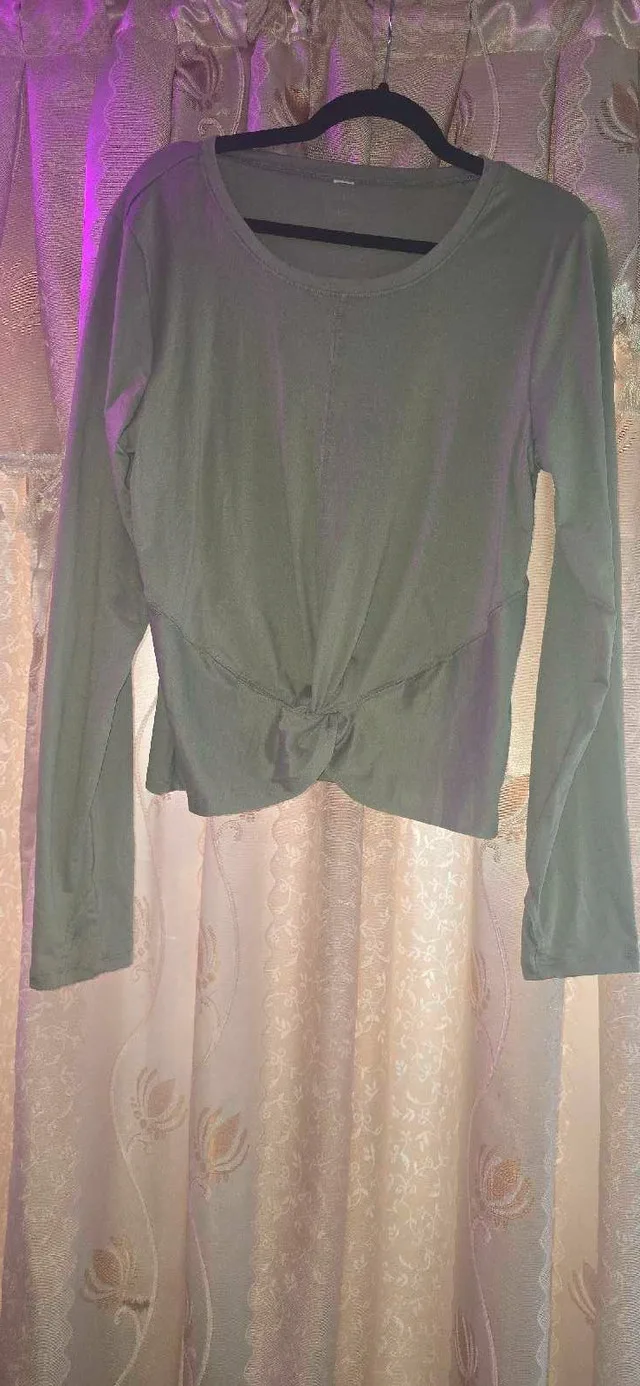 Long Sleeve Top sz large
