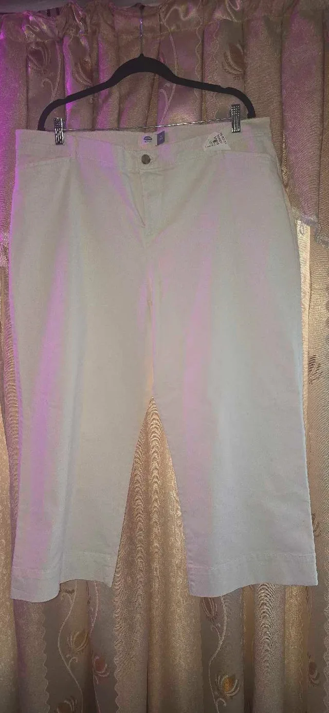 Old Navy Capri Pants sz 18