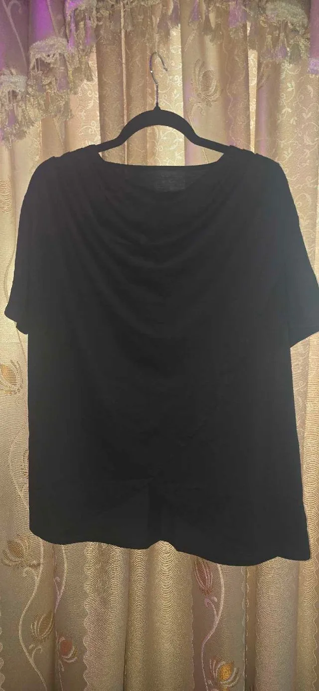 Black Shirt with crossover front sz xl