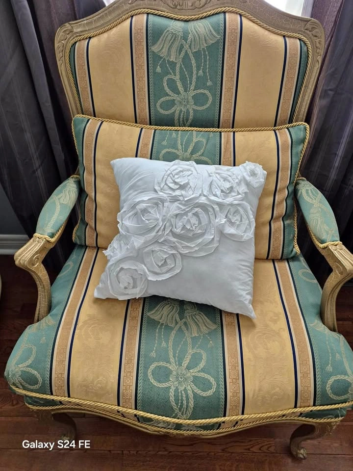 2 Chairs available