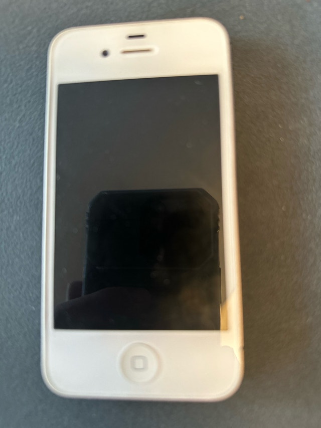 Apple iPhone 4 with box, cord and manual - Mint Condition - photo 4