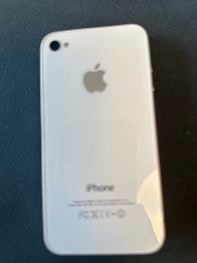 Apple iPhone 4 with box, cord and manual - Mint Condition - photo 5