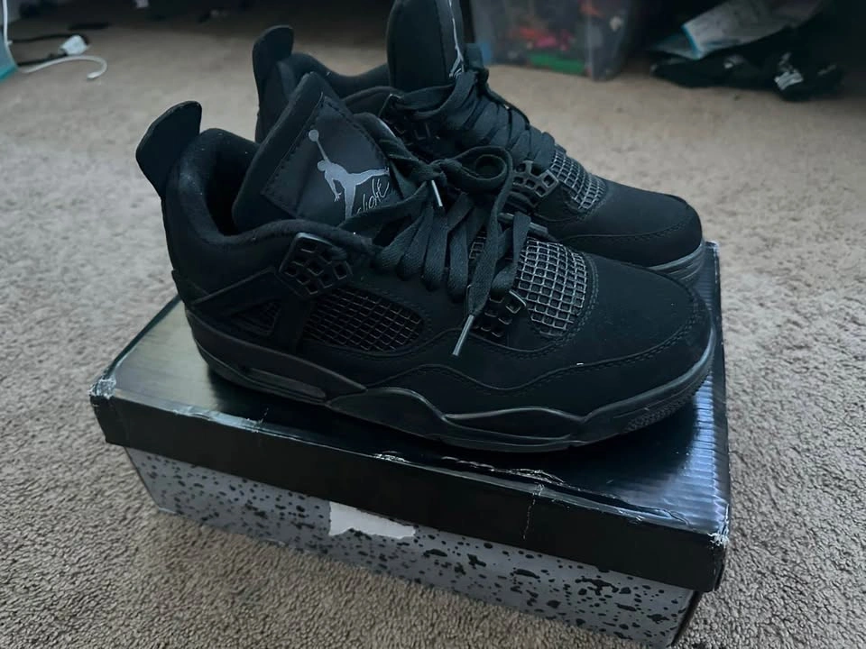 Jordan 4 Black Cats Size 7 US - photo 2