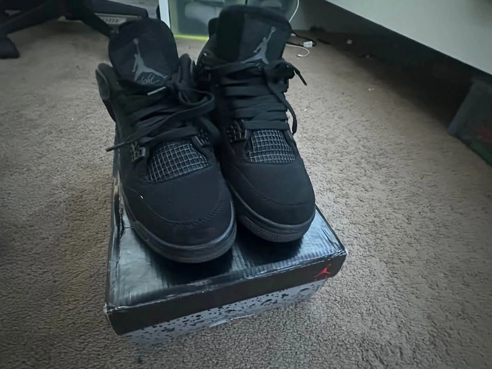 Jordan 4 Black Cats Size 7 US - photo 3