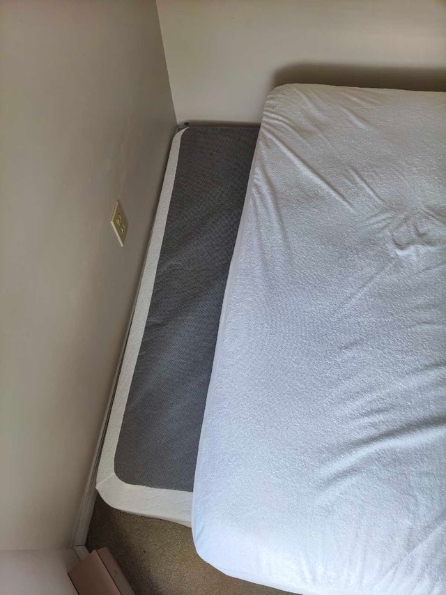 Unused Zinus Double Mattress & Box Spring Set - photo 4
