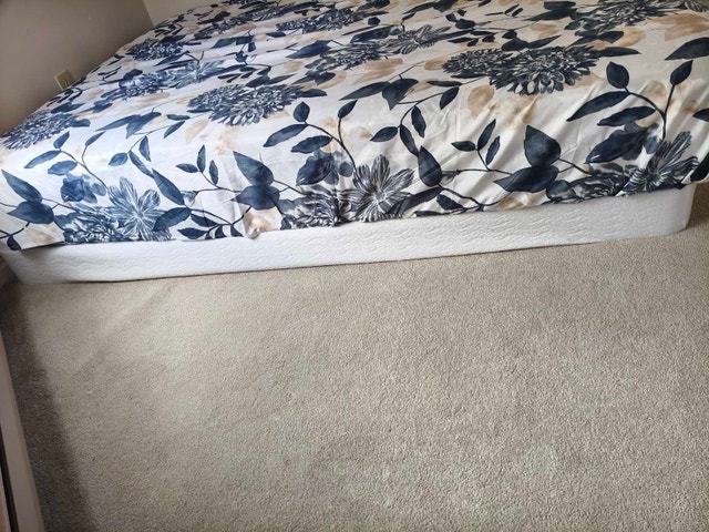 Unused Zinus Double Mattress & Box Spring Set - photo 5