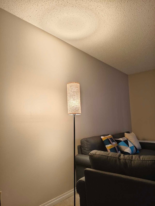 Modern Floor Lamp with Foot Switch - Excellent Condition - photo 2