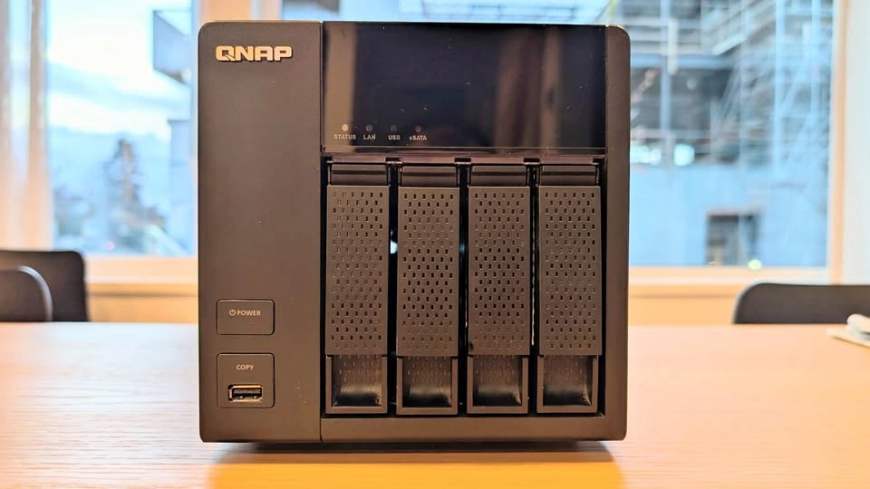 QNAP TS-469L 4 Bay NAS