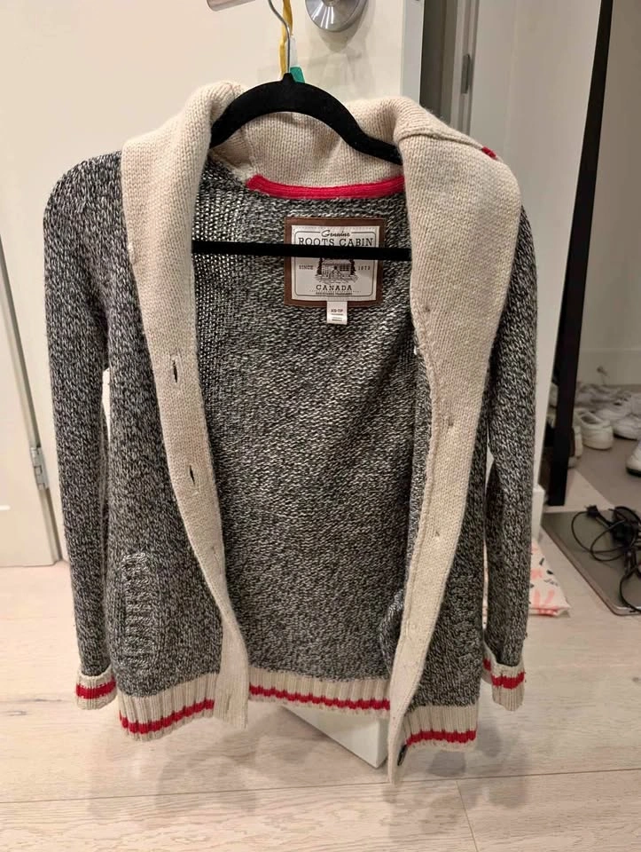 Roots Classic Cabin Sweater Size XS Women's