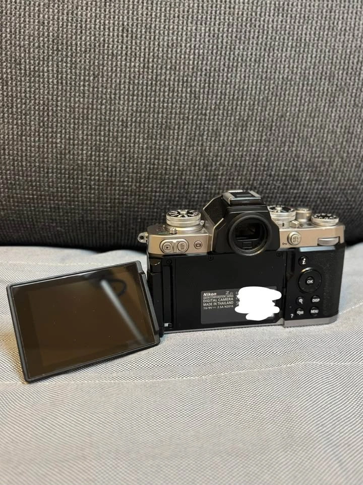 Nikon Zfc mirrorless silver camera body only (excellent conditio - photo 3