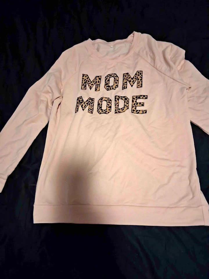 MOM MODE Sweatshirt