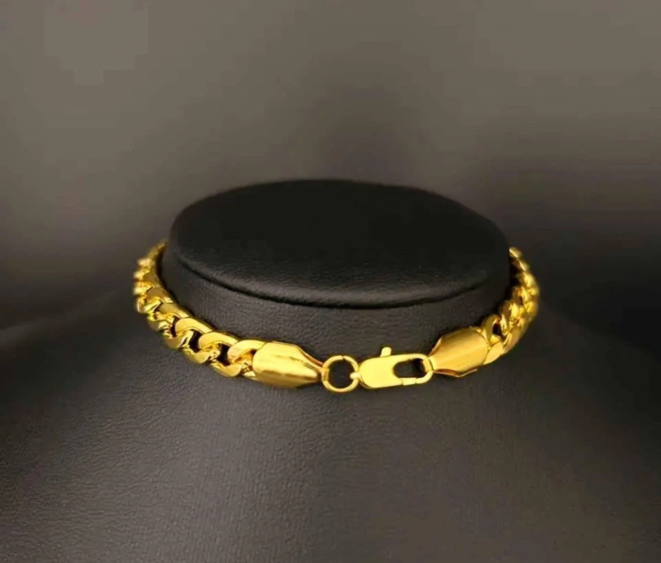 gold chain & bracelet - photo 2