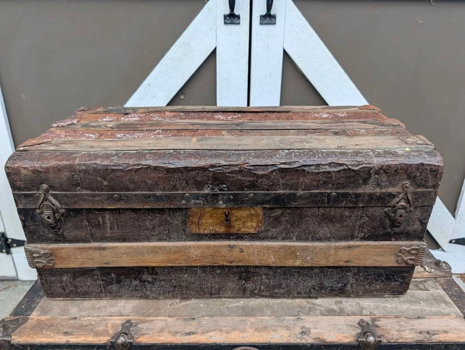 Antique Steamer Stage Coach Trunks from 1800's - photo 2