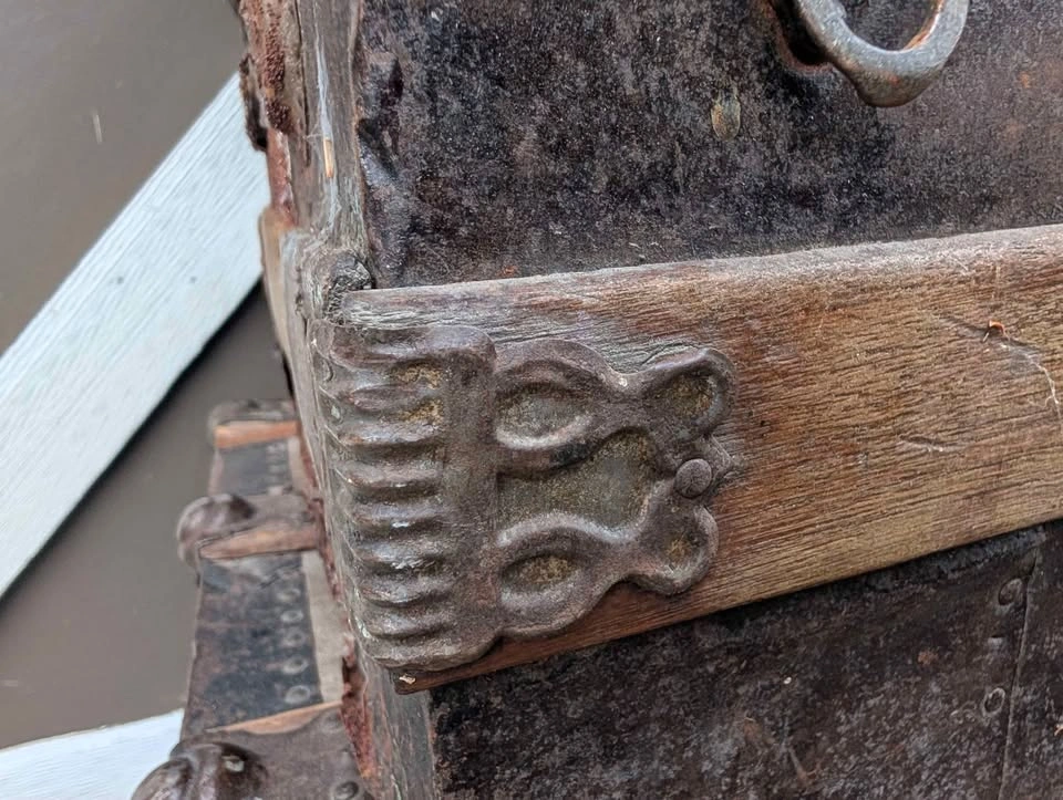 Antique Steamer Stage Coach Trunks from 1800's - photo 4