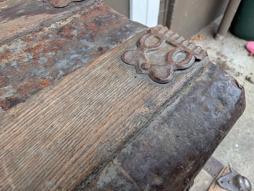 Antique Steamer Stage Coach Trunks from 1800's - photo 5
