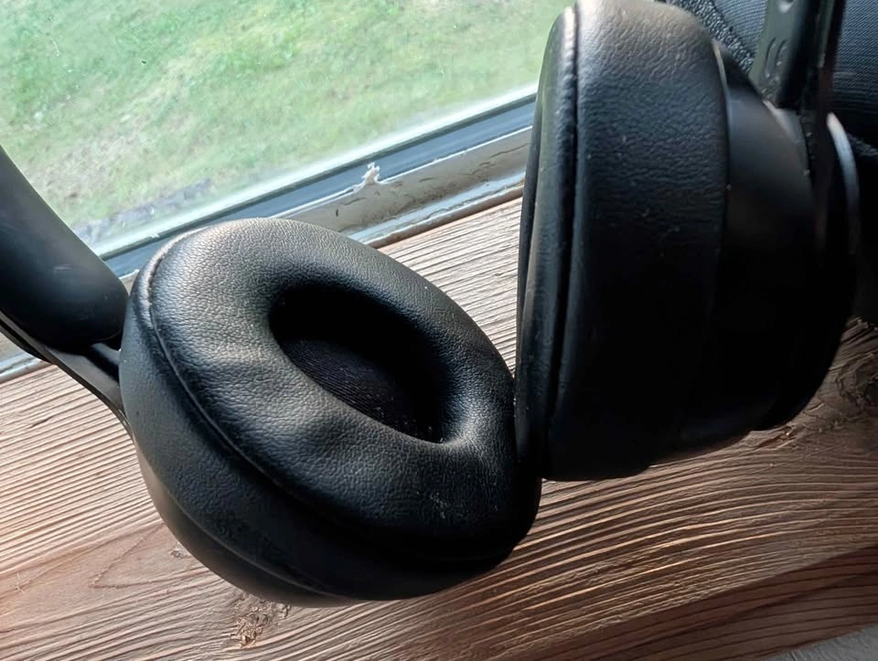 Beats Solo Pro Headphones - photo 3