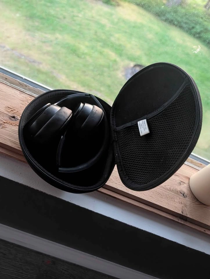 Beats Solo Pro Headphones - photo 5
