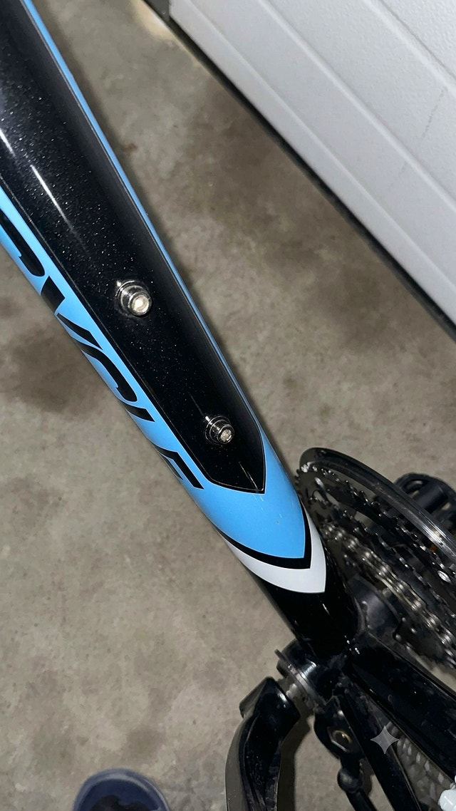 Supercycle Reaction Mountain Bike - Used Like New + Helmet - photo 4
