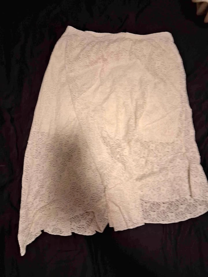Cute pale yellow lace skirt