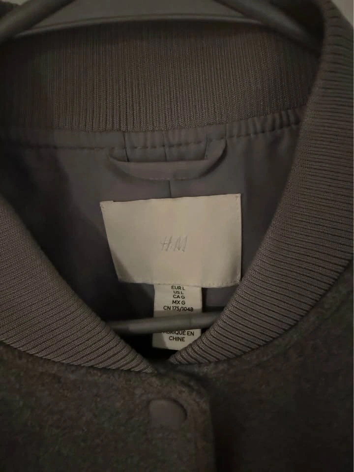 Gray H&M bomber jacket - photo 3