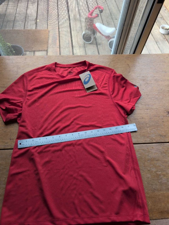 Asics T-Shirt medium red nwt